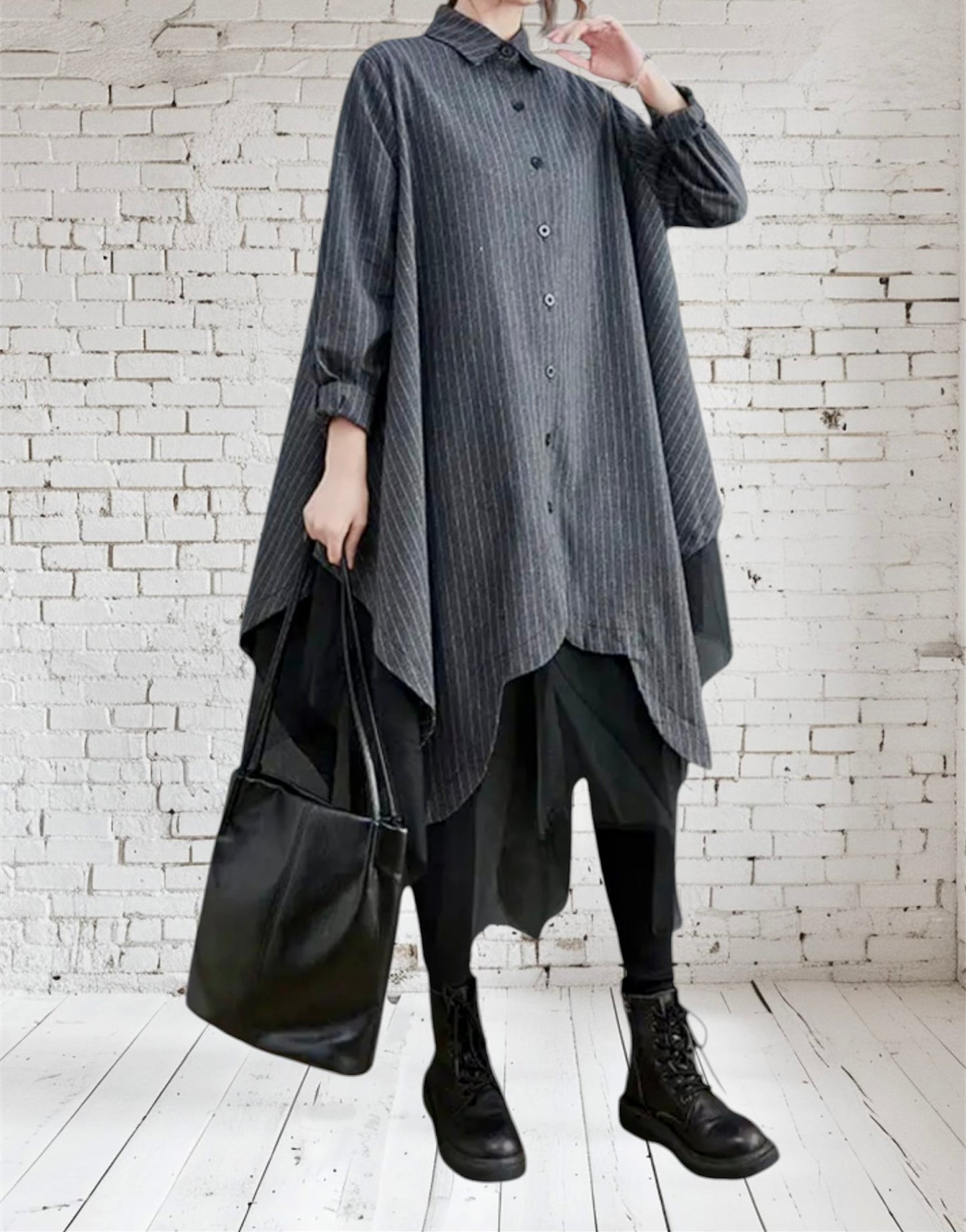 Robe en tissus rayé à revers fendus