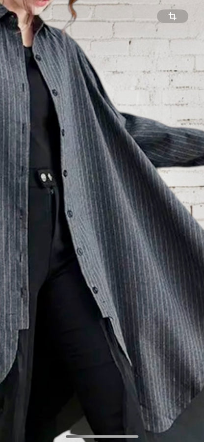 Robe en tissus rayé  à revers fendus