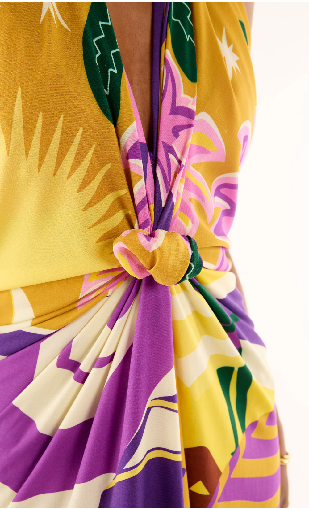 foulard-chachacha-jaune-wild-xl-noué-paré