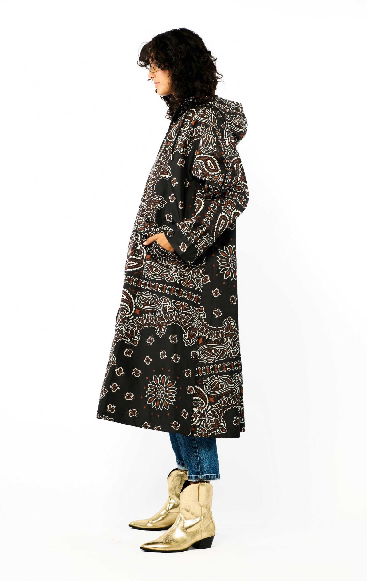 impermeable  SILVE wild devant noir capuche coupe vent cote